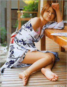 美女被吸